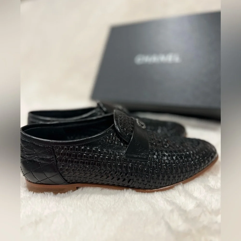 CHANEL ⭐️Woven leather black loafers 🔥